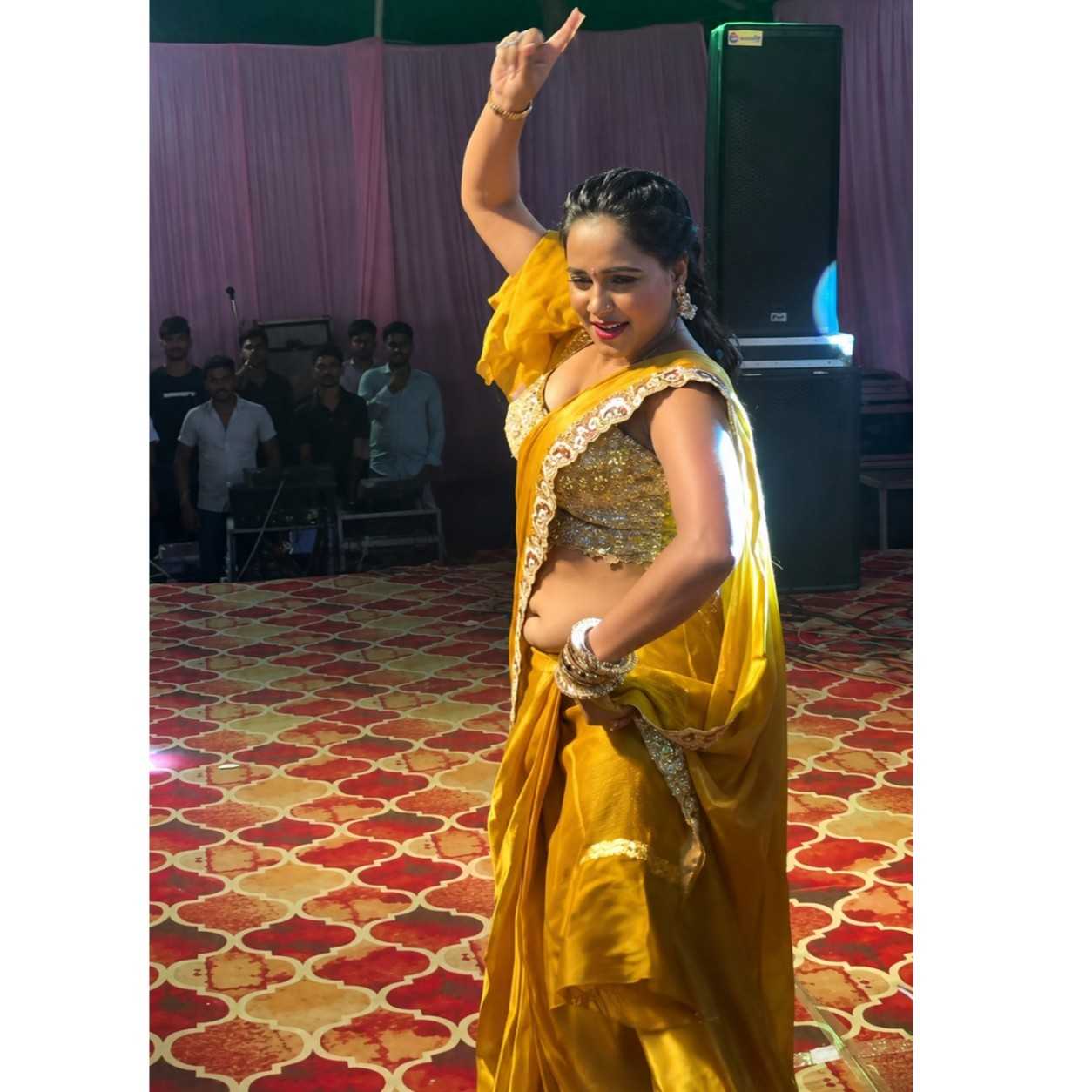 Trisha Kar Madhu Hot Dance Video Viral